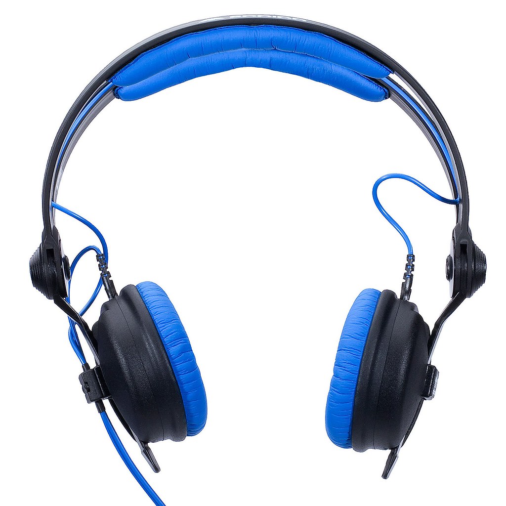 Sennheiser HDB 630 Review: A Wireless Headphone in a Completely Different League 4 Sennheiser HDB 630 review