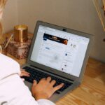 3 Powerful Free Traffic Strategies You’re Not Using (But Should) to Explode Your Website Visits 2 a man using a laptop