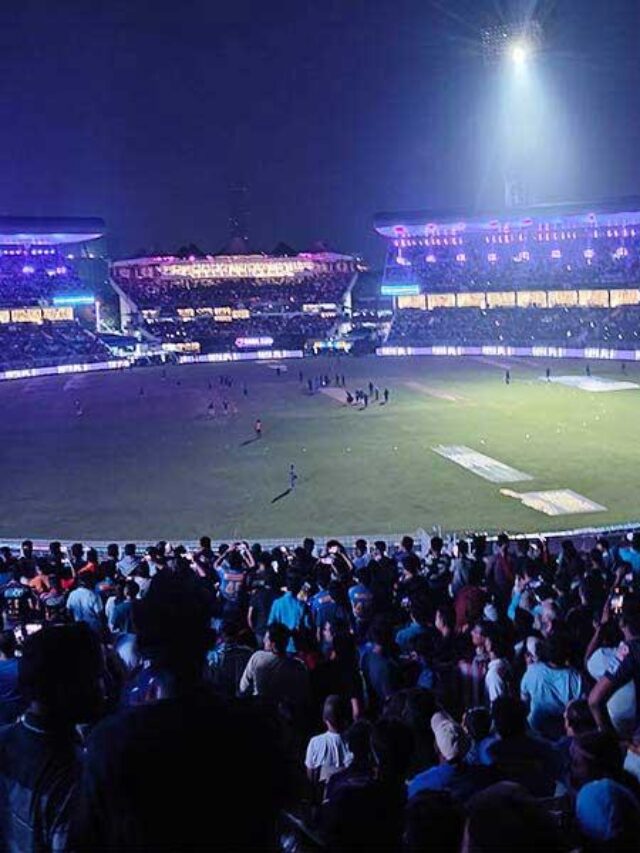 RR vs KKR IPL 2026: वरुण चक्रवर्ती का जलवा, 2 ओवर में 2 विकेट